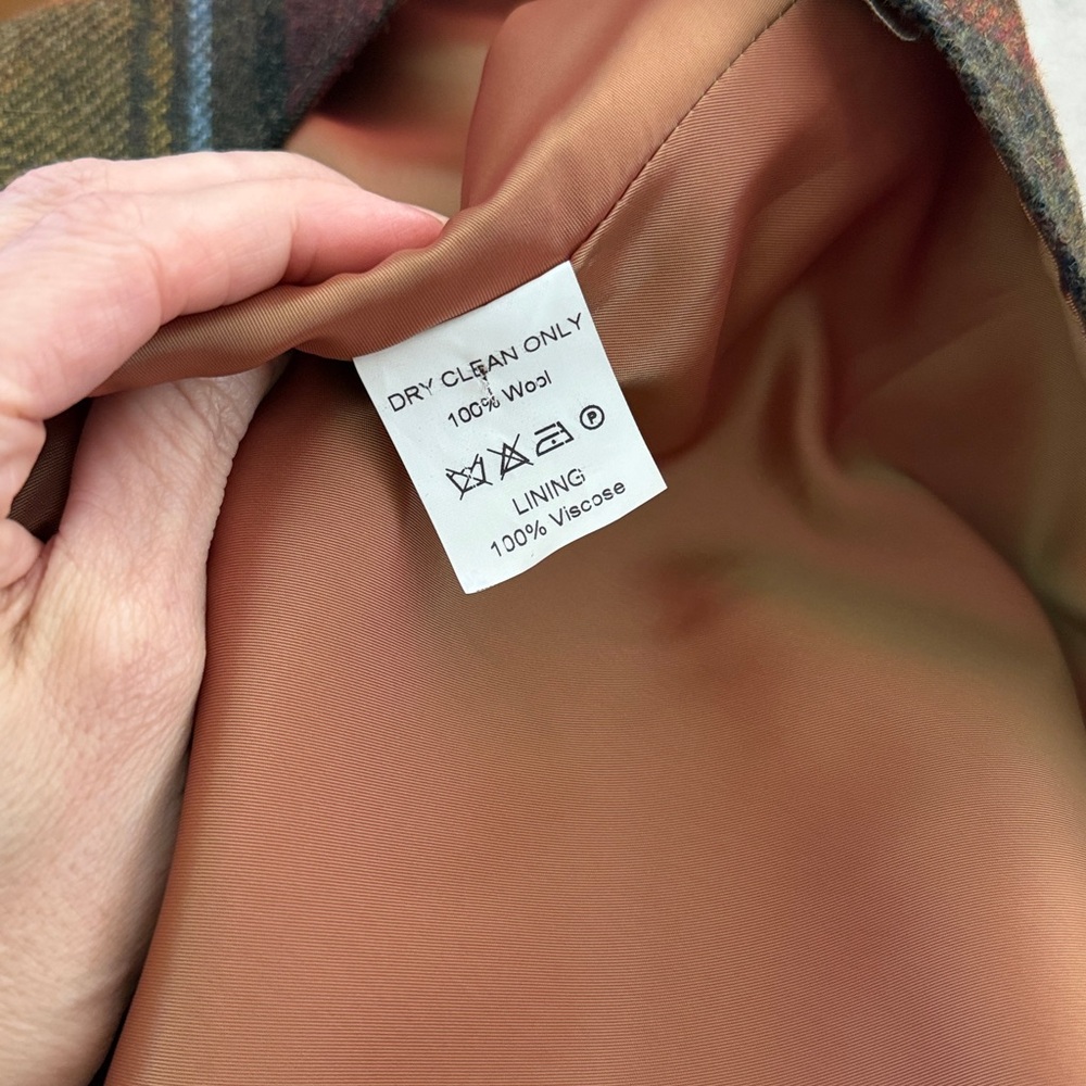 New 100% wool brown green plaid Mucros Weavers Killarney Ireland O/S cape - Picture 5 of 9